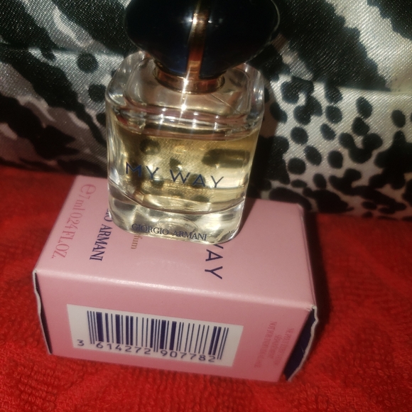 Women's Perfume (MY WAY) By GIORGIO ARMANI - Picture 3 of 16